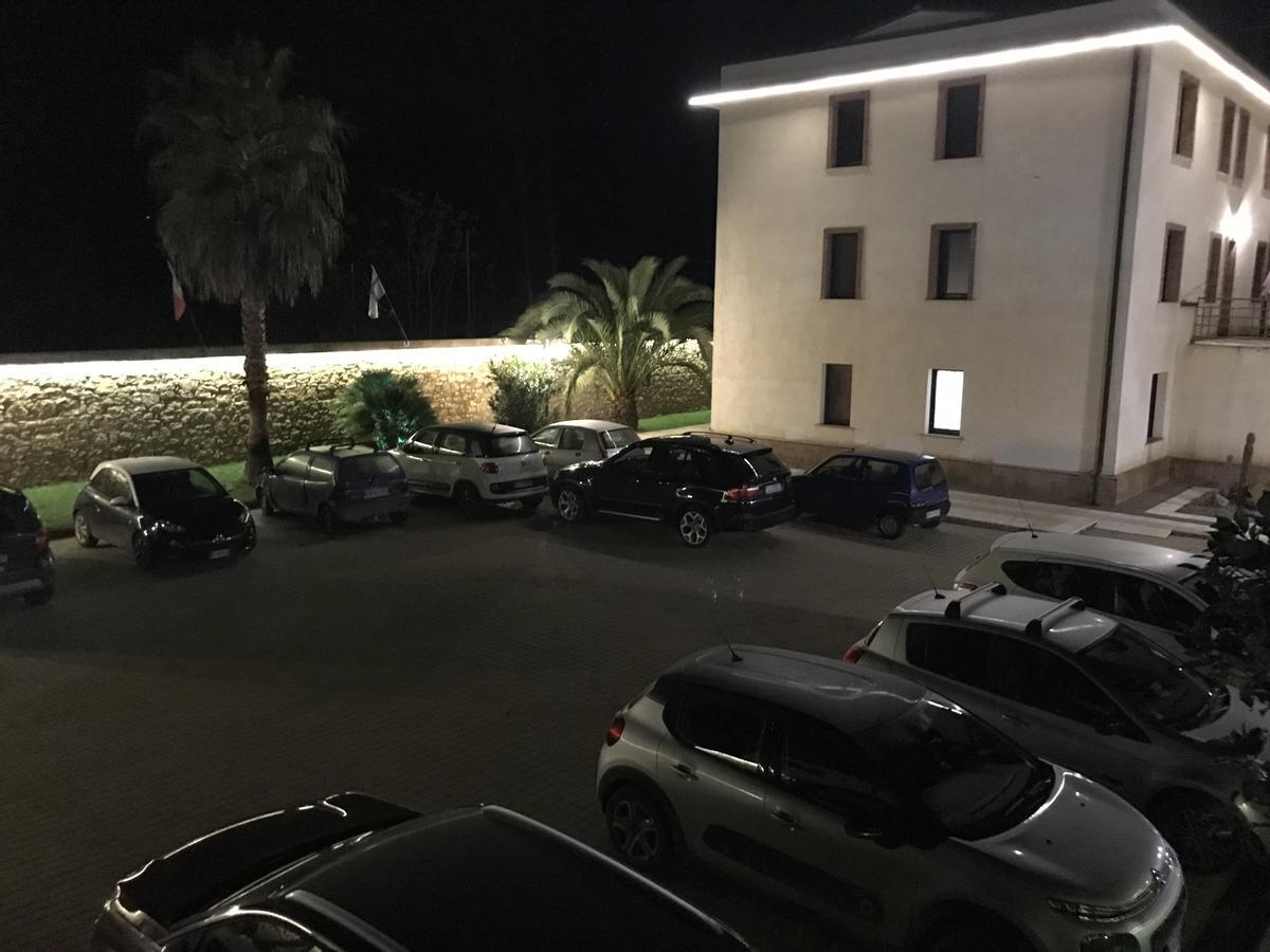 Hotel Al Ritrovo 피아차암머리나 외부 사진